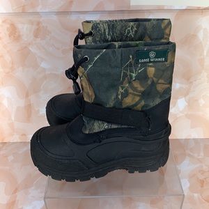 SOLD Game Winner Youth Size 2 Camo Hunting Boots